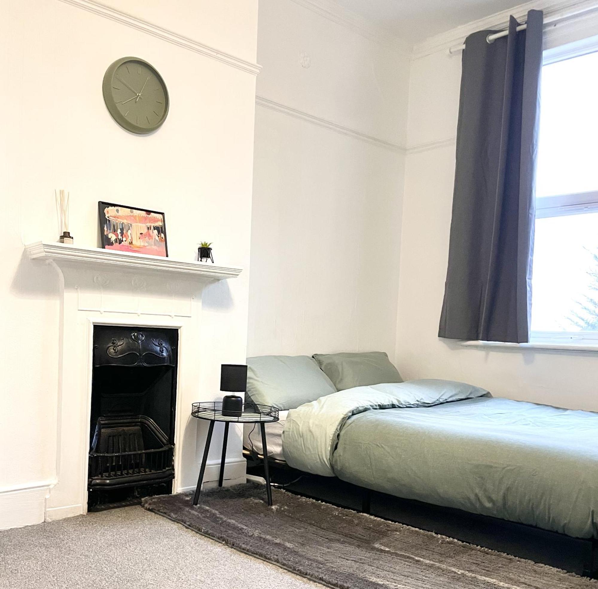 Cosy Double Rooms A Stones Throw From Wembley Stadium Londres Exterior foto