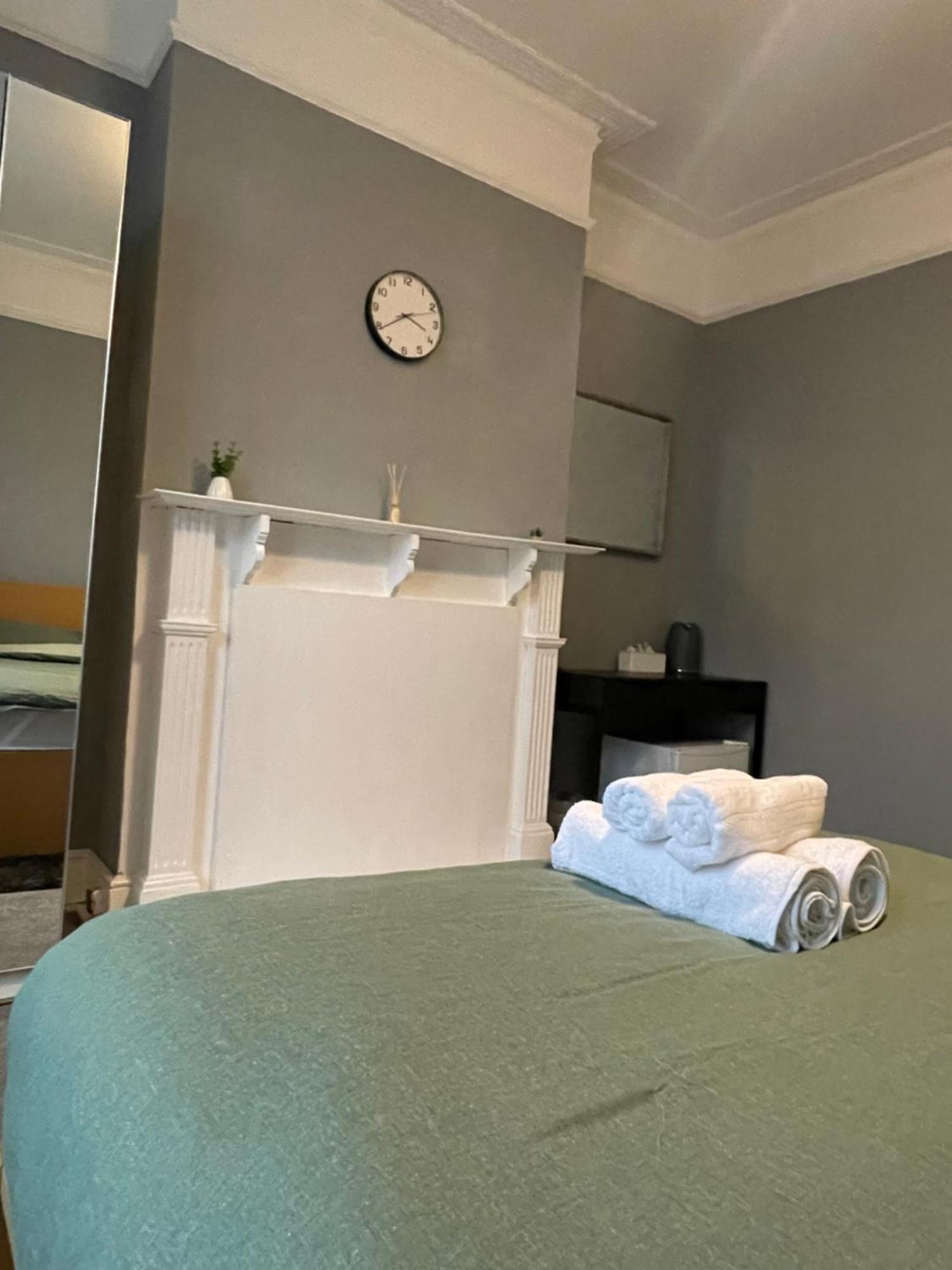 Cosy Double Rooms A Stones Throw From Wembley Stadium Londres Exterior foto
