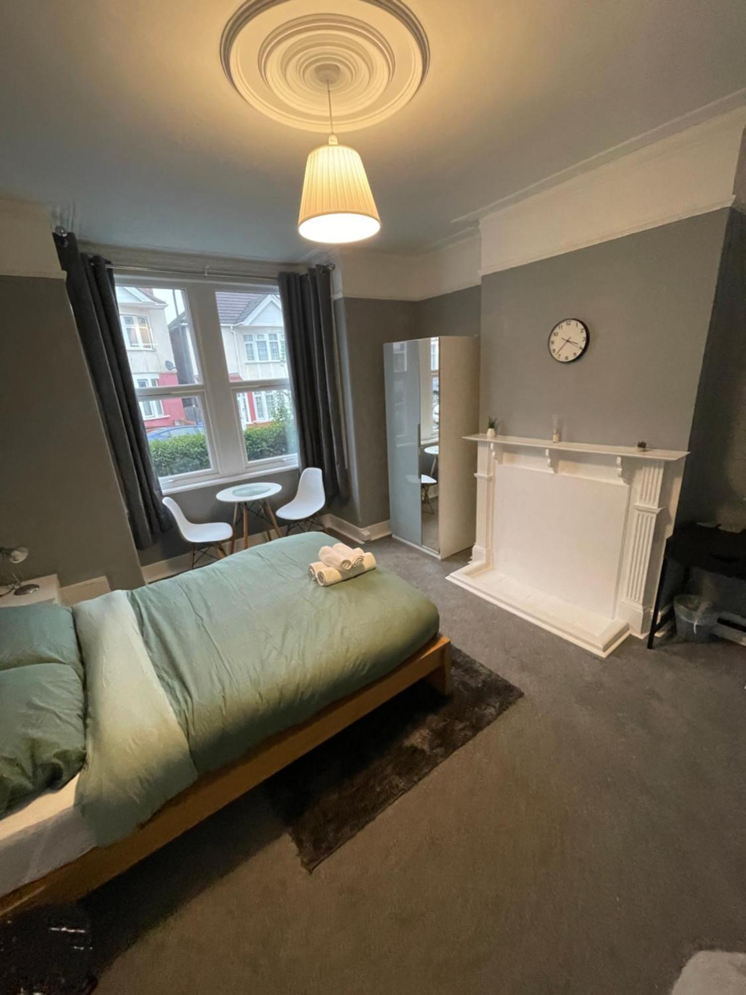 Cosy Double Rooms A Stones Throw From Wembley Stadium Londres Exterior foto